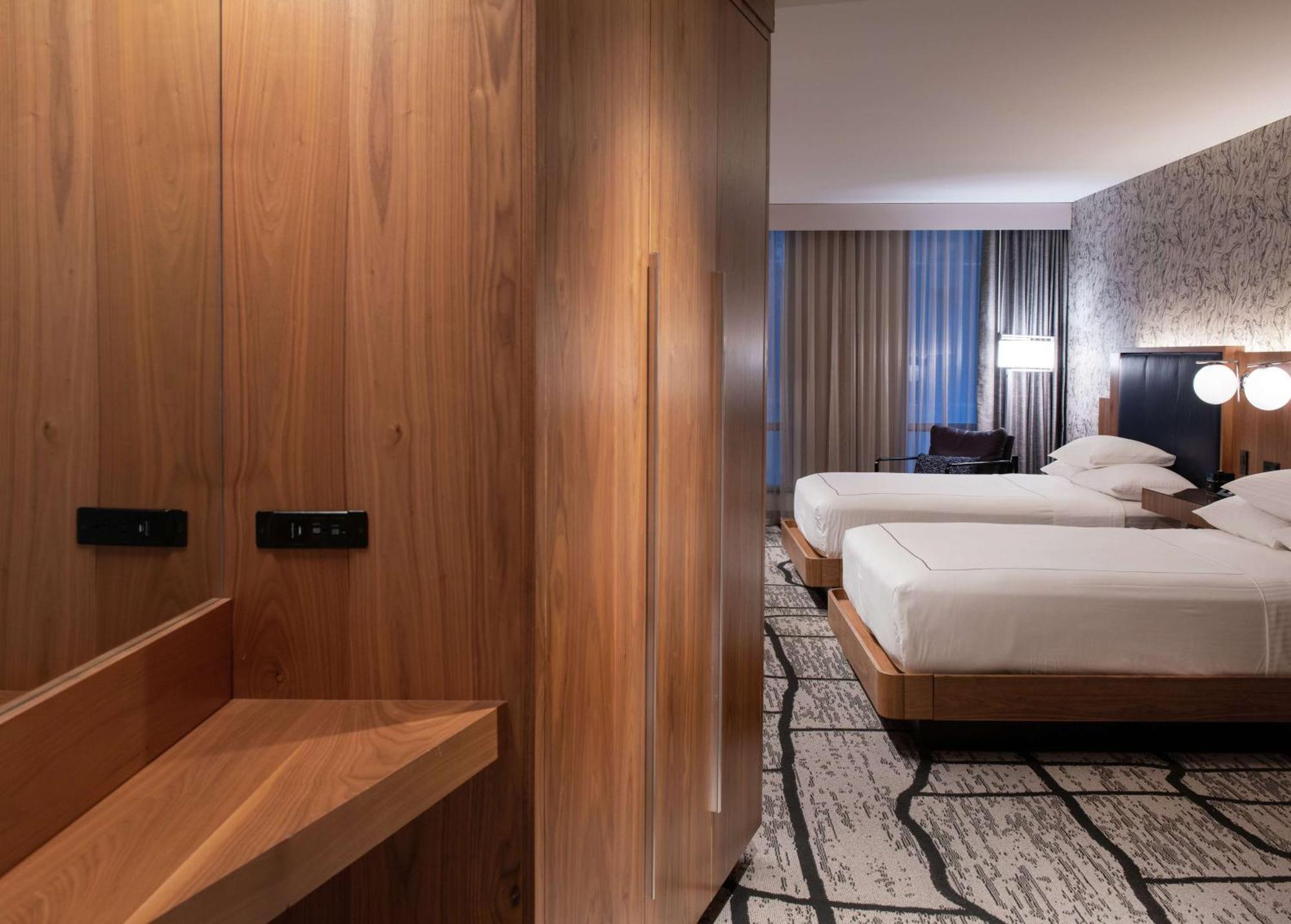 The Charter Hotel Seattle, Curio Collection By Hilton Екстериор снимка